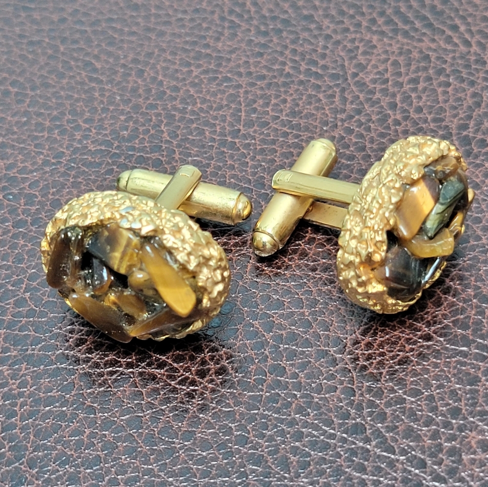 VINTAGE DANTE | Brutalist Cuff Links with Tiger's Eye in Goldtone